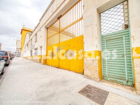 Nave industrial de 1.439m2 con parcela de 3.361m2 - ALICANTE