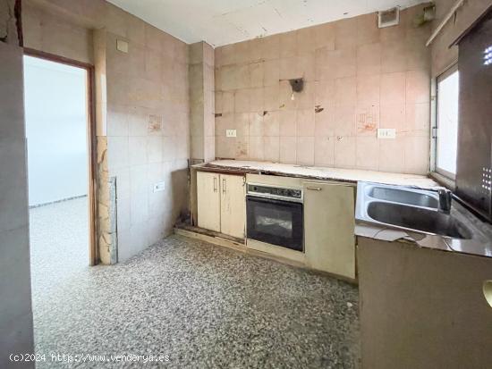 Piso de 90m² con gran potencial en La Font Dolça de Alcoy, ideal para reformar a tu gusto - ALICAN