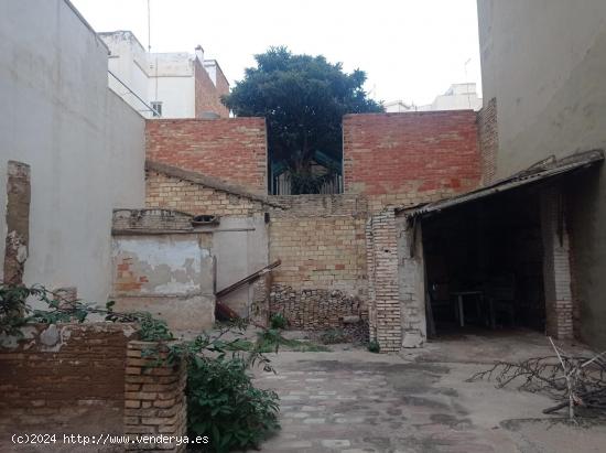 21 Inmobiliarias vende parcela en el centro , para construir - VALENCIA