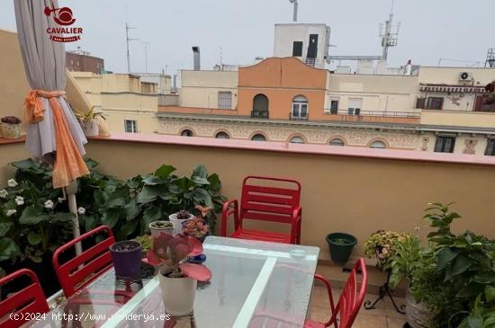 Exclusivo ático de 150m2 con terraza para reformar en la mejor zona del Barrio de Salamanca - MADRI