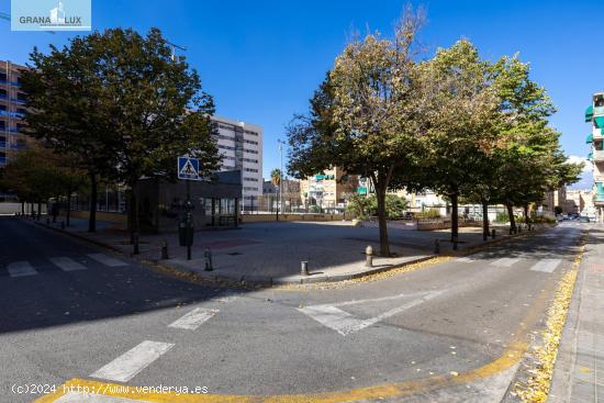 COCHERA CERRADA. ZONA PALACIO DE DEPORTES. - GRANADA