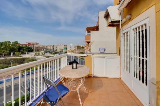 ÁTICO CON VISTAS AL MAR EN EL CENTRO - ALICANTE