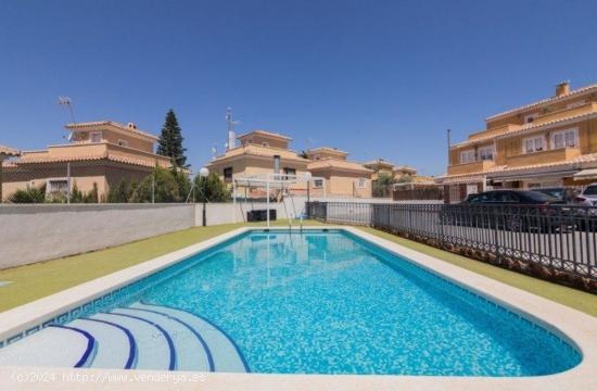 DUPLEX ADOSADO EN URBANIZACÓN CERRADA EN MOTESOL - ALICANTE