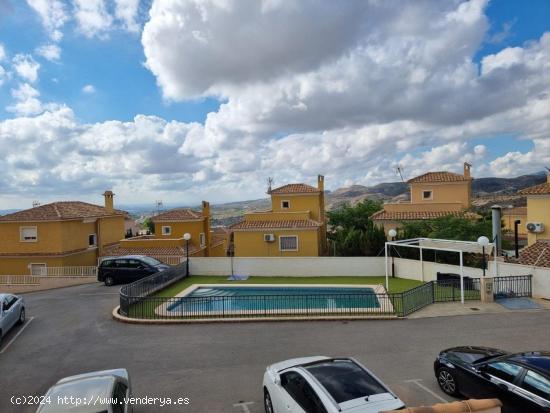 DUPLEX ADOSADO EN URBANIZACÓN CERRADA EN MOTESOL - ALICANTE