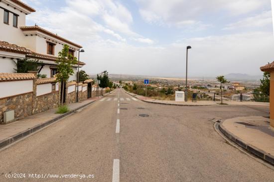 PARCELA EN URB. ALTOS DE LA ZUBIA - GRANADA