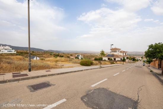 PARCELA EN URB. ALTOS DE LA ZUBIA - GRANADA