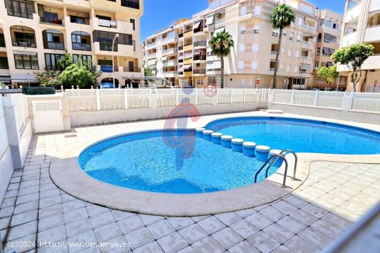 Se vende apartamento totalmente exterior con vistas panorámicas y piscina comunitaria en Guardamar!