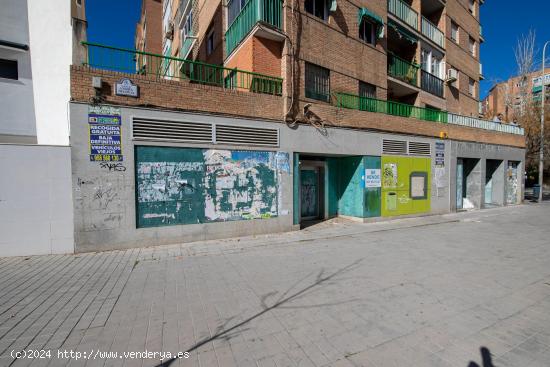  Se alquila Local Comercial junto a Alminares - GRANADA 