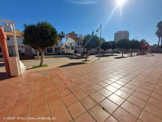 Se vende local comercial zona ZOCO. km 4. centro comercial EDEN - MURCIA