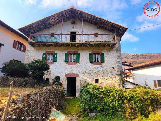 CASA DE PIEDRA EN BAZTÁN - NAVARRA