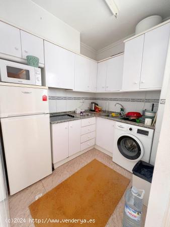 Apartamento dúplex con tres dormitorios en Torrevieja - ALICANTE