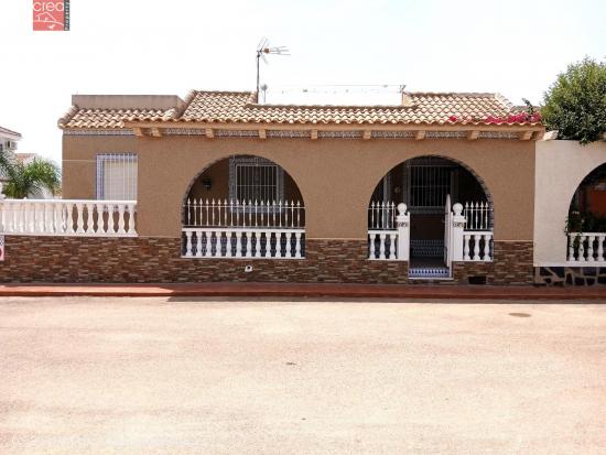 ESPACIOSO CHALET DE 4 DORMS Y 2 BAÑOS EN LOS NAREJOS - MURCIA