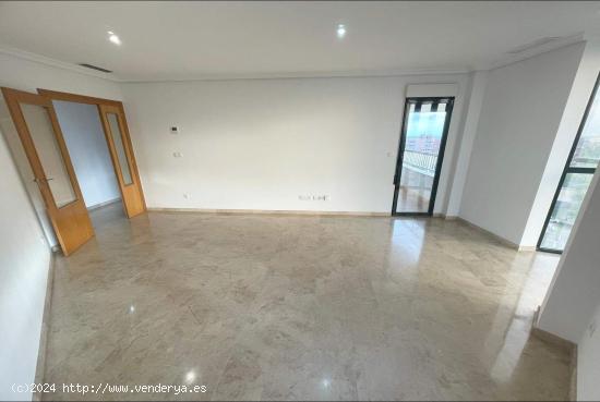 ¡EXCLUSIVO PISO EN ALTABIX! TERRAZA, PISCINA, GIMNASIO Y TODA LA COMODIDAD QUE NECESITAS - ALICANTE