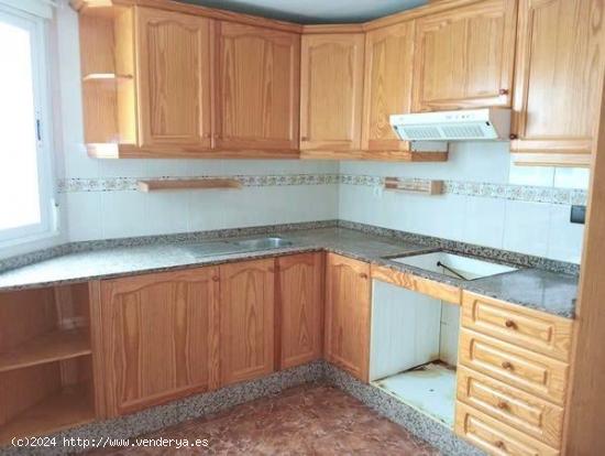 SOL8VIDAL VENDE VIVIENDA DE BANCO EN ALMORADÍ - ALICANTE