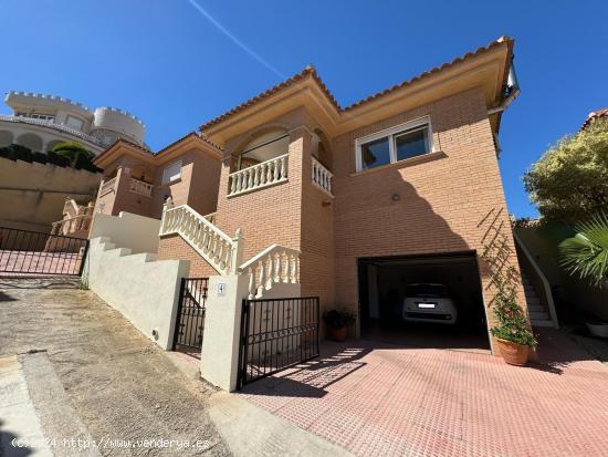 Espectacular chalet con piscina cerca del campo de Golf en Ciudad Quesada - ALICANTE