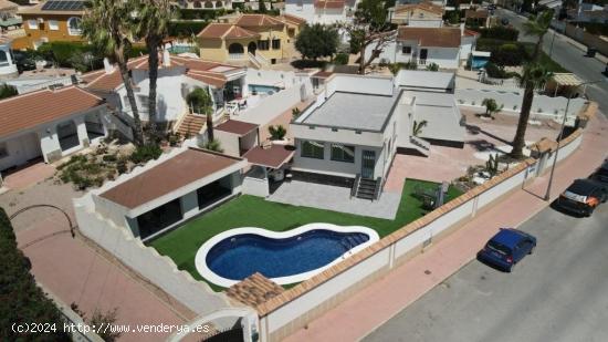 Preciosa Villa en el Centro de Ciudad Quesada - ALICANTE