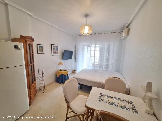 Ref.7352 Estudio en Torrevieja junto al mar - ALICANTE