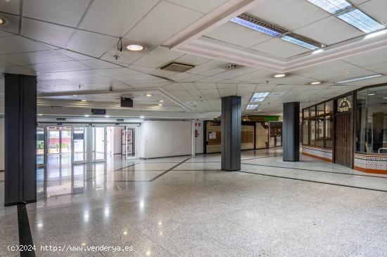 LOCAL COMERCIAL EN CENTRO COMERCIAL NEPTUNO!!!!!!!!!!!!! - GRANADA