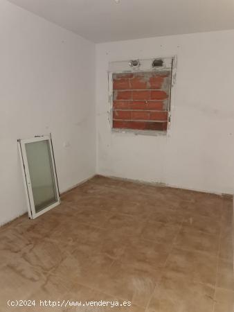 Se vende piso en La Gangosa - ALMERIA