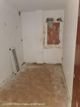 Se vende piso en La Gangosa - ALMERIA