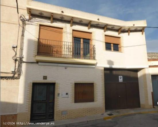  OPORTUNIDAD, ESTUPENDA CASA EN JUMILLA - MURCIA 