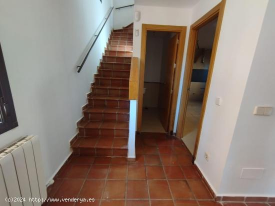 OPORTUNIDAD, SE VENDE ESTUPENDO CHALET EN NUEVA CARAVACA. - MURCIA