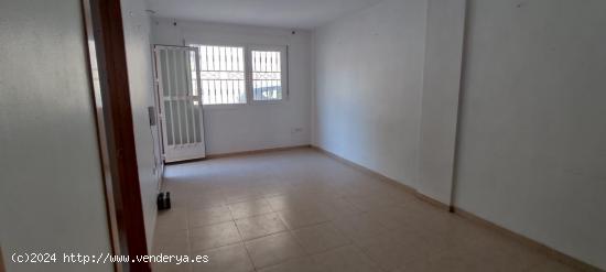 Se vende piso entre La Gangosa y la Puebla de Vicar - ALMERIA