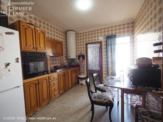 *Casa con 376 m2 de parcela y 9,50m de fachada, 5 dormitorios, amplio patio y garaje* - CIUDAD REAL