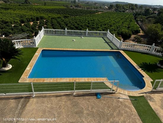 Exclusivo chalet en Urbanización San Cristóbal Alberic - VALENCIA