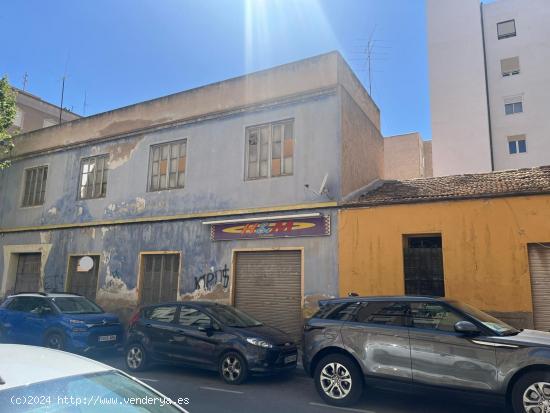 SOLAR EN VENTA EN ESQUINA - ALICANTE