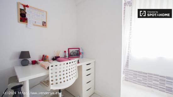 Habitación soleada, apartamento de 3 dormitorios en Camins al Grau, Valencia - VALENCIA