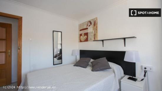 Habitación en apartamento de 3 dormitorios en Algirós - VALENCIA