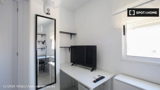 Habitación en piso de 3 dormitorios en algirós, - VALENCIA