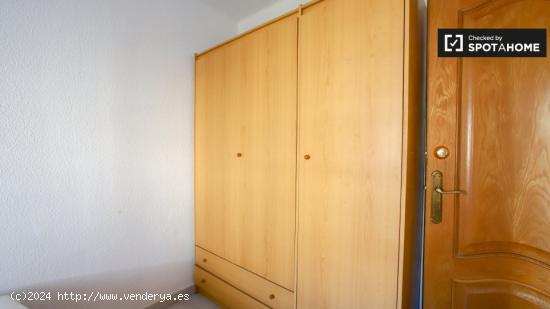 Habitación luminosa en alquiler en apartamento de 3 dormitorios en Camins al Grau. - VALENCIA