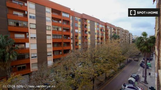 Habitaciones en alquiler en chill apartamento de 5 dormitorios en Benimaclet - VALENCIA