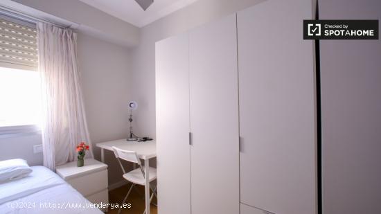 Elegante habitación en alquiler en apartamento de 4 dormitorios en Algirós, Valencia - VALENCIA