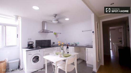 Elegante habitación en alquiler en apartamento de 4 dormitorios en Algirós, Valencia - VALENCIA