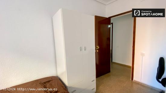 Elegante habitación en alquiler en apartamento de 6 dormitorios, Algirós - VALENCIA