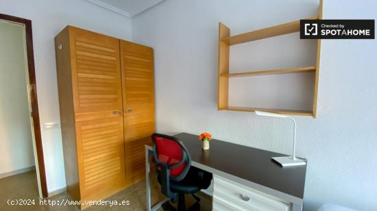 Moderna habitación en alquiler en apartamento de 6 dormitorios, Algirós - VALENCIA