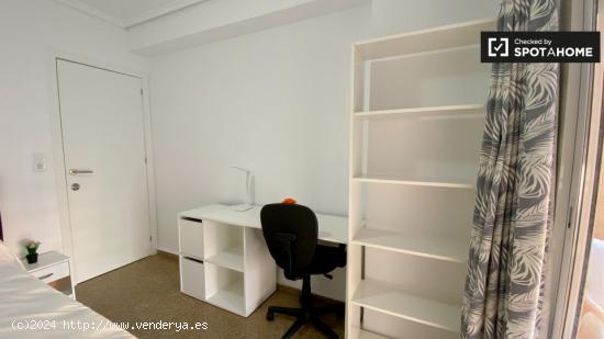 Cool room en alquiler en apartamento de 6 dormitorios, Algirós - VALENCIA