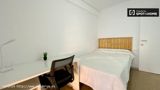 Elegante habitación en alquiler en apartamento de 6 dormitorios, Algirós - VALENCIA