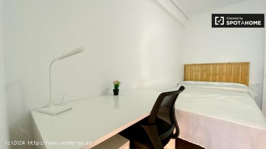 Elegante habitación en alquiler en apartamento de 6 dormitorios, Algirós - VALENCIA