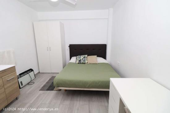  Habitaciones en alquiler en apartamento de 4 dormitorios en El Cabanyal. - VALENCIA 