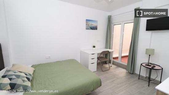 Habitaciones en alquiler en apartamento de 4 dormitorios en El Cabanyal. - VALENCIA