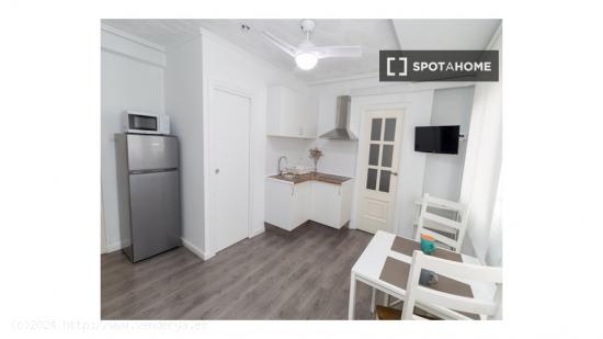 Piso de 3 habitaciones en alquiler en Valencia - VALENCIA