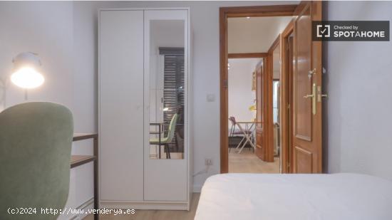 Se alquilan habitaciones en apartamento de 3 dormitorios en Villaverde, Madrid - MADRID