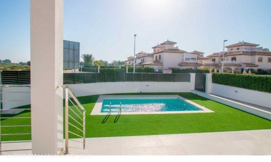 Villa en venta a estrenar en Elche (Alicante)