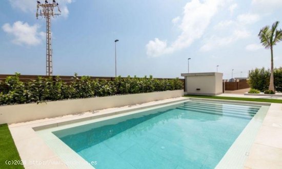 Villa en venta a estrenar en Torrevieja (Alicante)