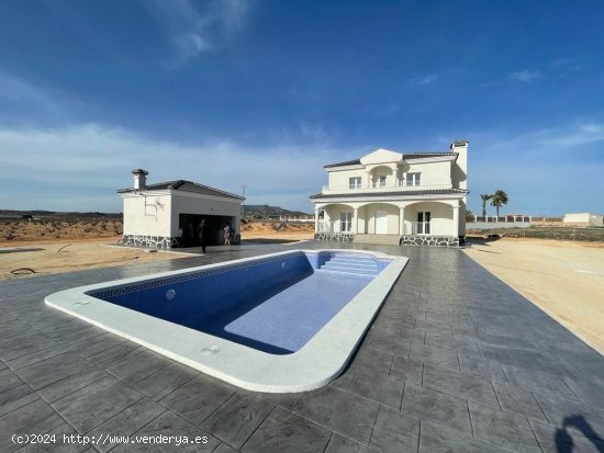 Villa en venta a estrenar en Pinoso (Alicante)