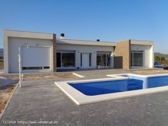 Villa en venta a estrenar en Pinoso (Alicante)